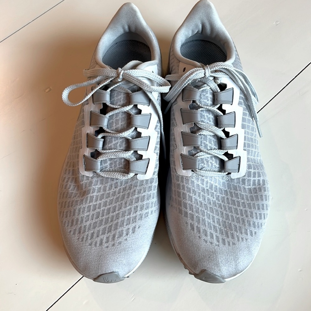 NIKE Womens Air Zoom Pegasus 37 "Platinum" Running Shoe - Picture 15 of 16
